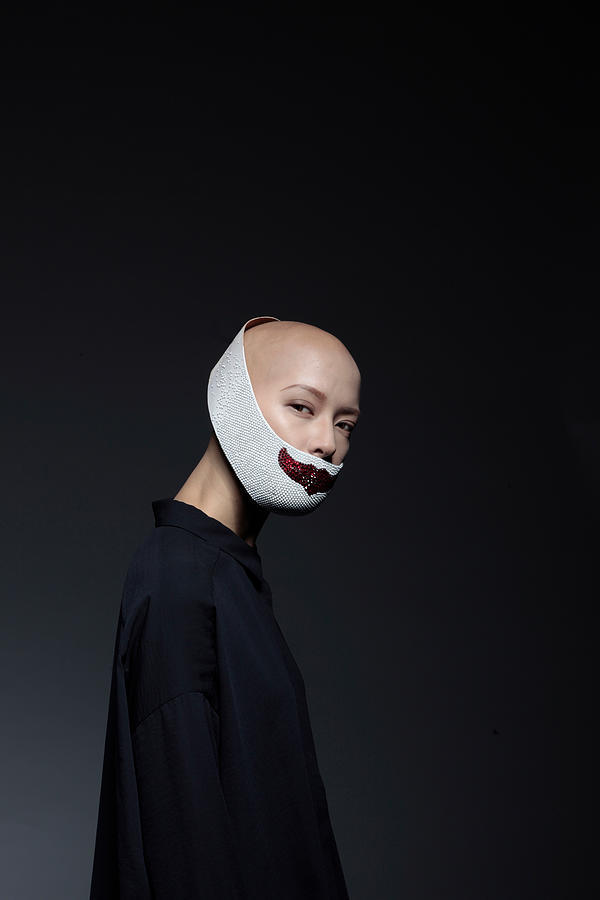 p3_akikoshinzato clown1.jpg